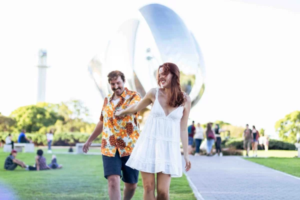Sesion de fotos de pareja en la floralis generica buenos aires