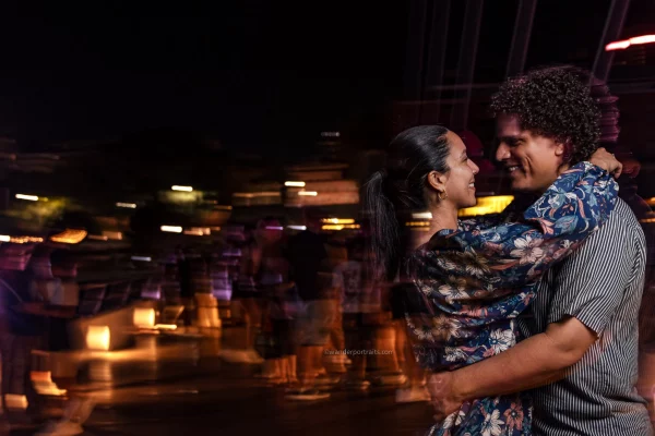 Couple night photoshoot in Puerto Madero Buenos Aires