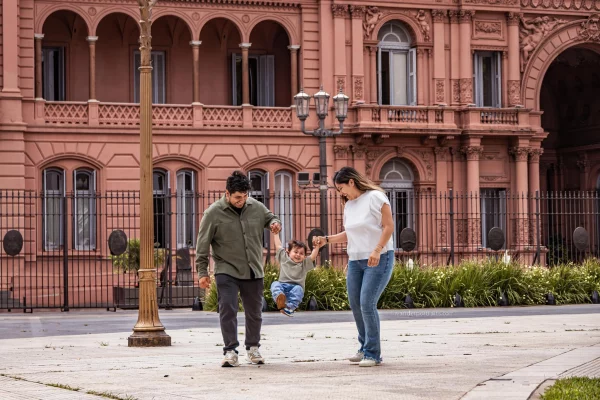 Candid family photoshoot at the Casa Rosada, Argentina.