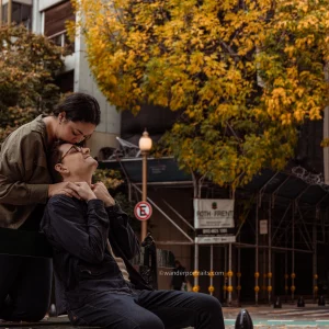 Fall romantic photoshoot for a wedding anniversary in Retiro, Buenos Aires