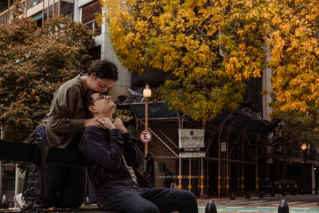Fall romantic photoshoot for a wedding anniversary in Retiro, Buenos Aires